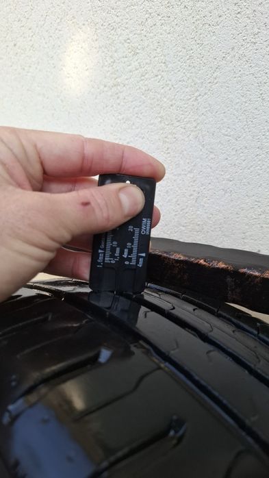 Vand anvelope vara 185 65 r15 Continental