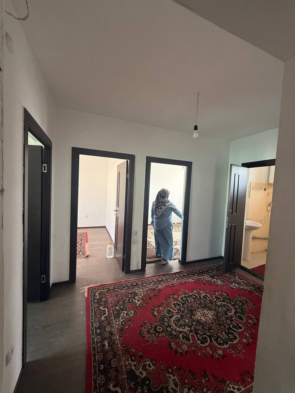 Тўлабий Оқтом 4 қаватли дом 3чи қават 3хонали ijaraga beriladi. 200 $