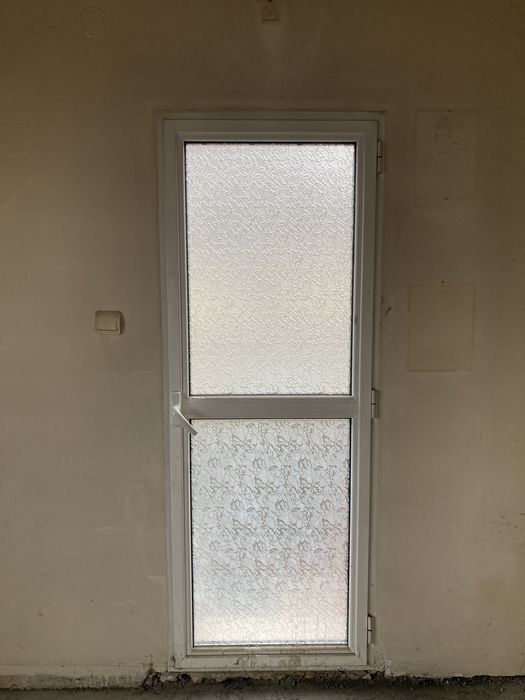 Алуминиева балконска врата