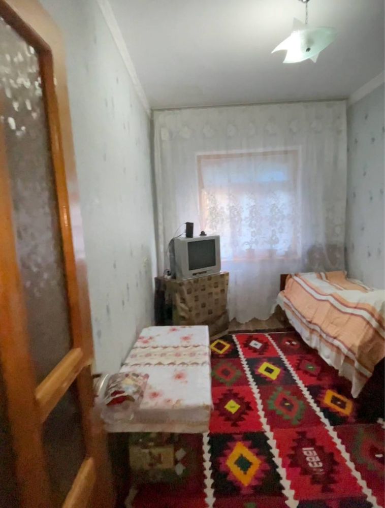 Срочно продается 3х комнатная квартира в хорошем районе.