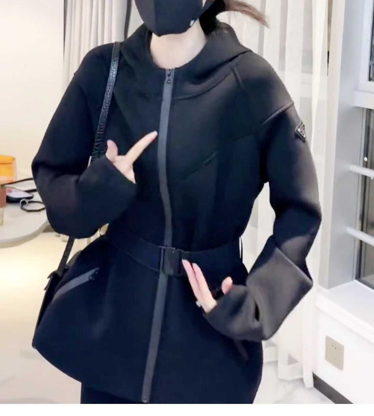 Новая чёрная куртка с поясом с этикеткой под Прада р 46 М (на 44 своб
