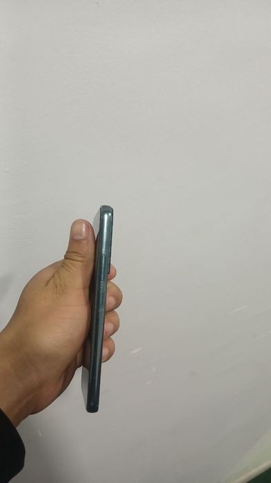 Samsung Galaxy s22 5G rangi green 128/8 +8 GB suniy RAM obmen iphonega