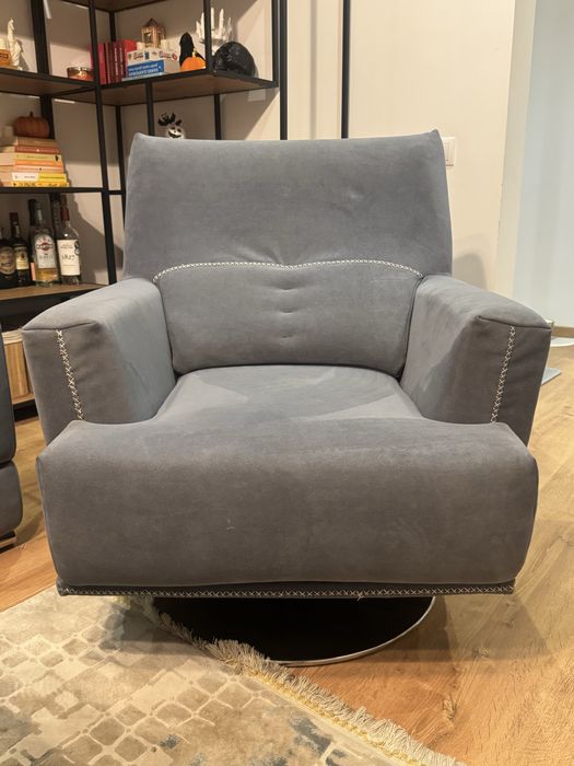 Fotoliu albastru foarte confortabil