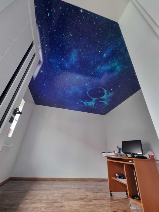 Tavan cer instelat din fibra optica