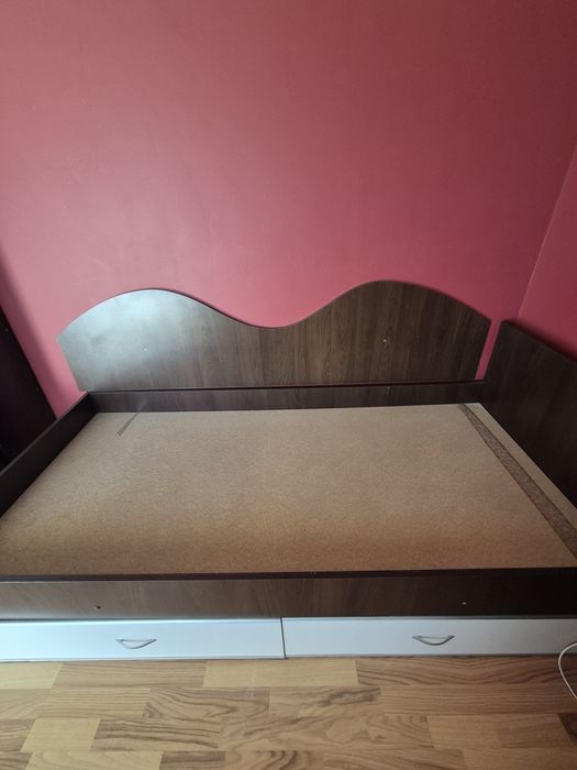 Pat cu 2 sertare + Saltea