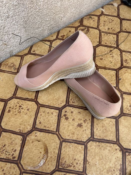 Обувки на Calvin Klein в бледо розов цвят