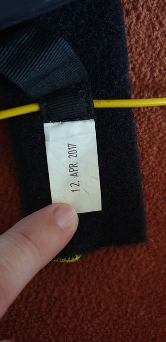 Front container pentru parașuta de rezerva