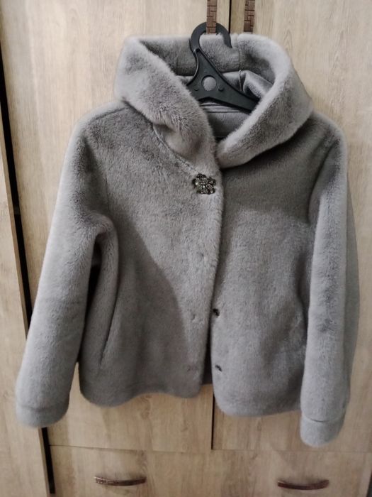 Продам эко шубу,