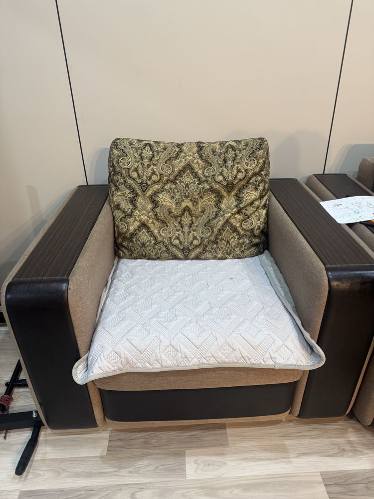 Продам кресло с диваном