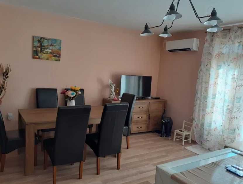 Продава се Тристаен апартамент в Пловдив, Остромила - 127 кв.м за 1221 €/кв.м - Снимка #1
