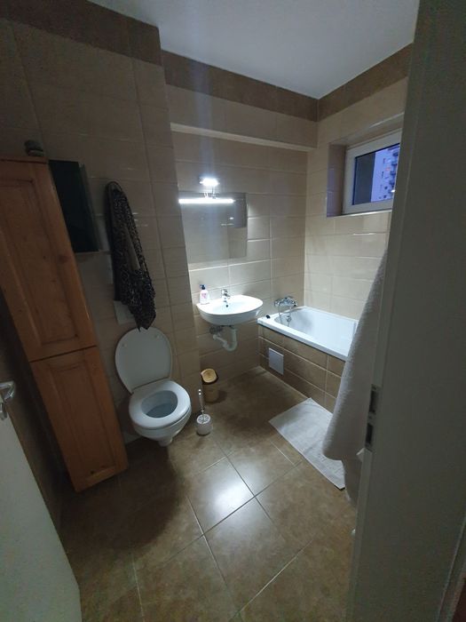 Închiriez apartament în regim hotelier