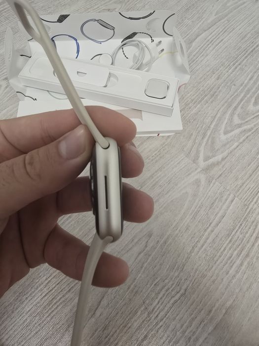 Apple Watch Series 7 GPS, 41mm - Starlight Aluminium Case