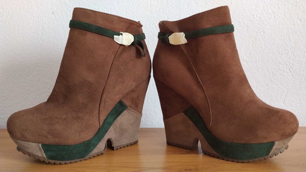 Нови дамски боти на висока платформа, 38-ми номер