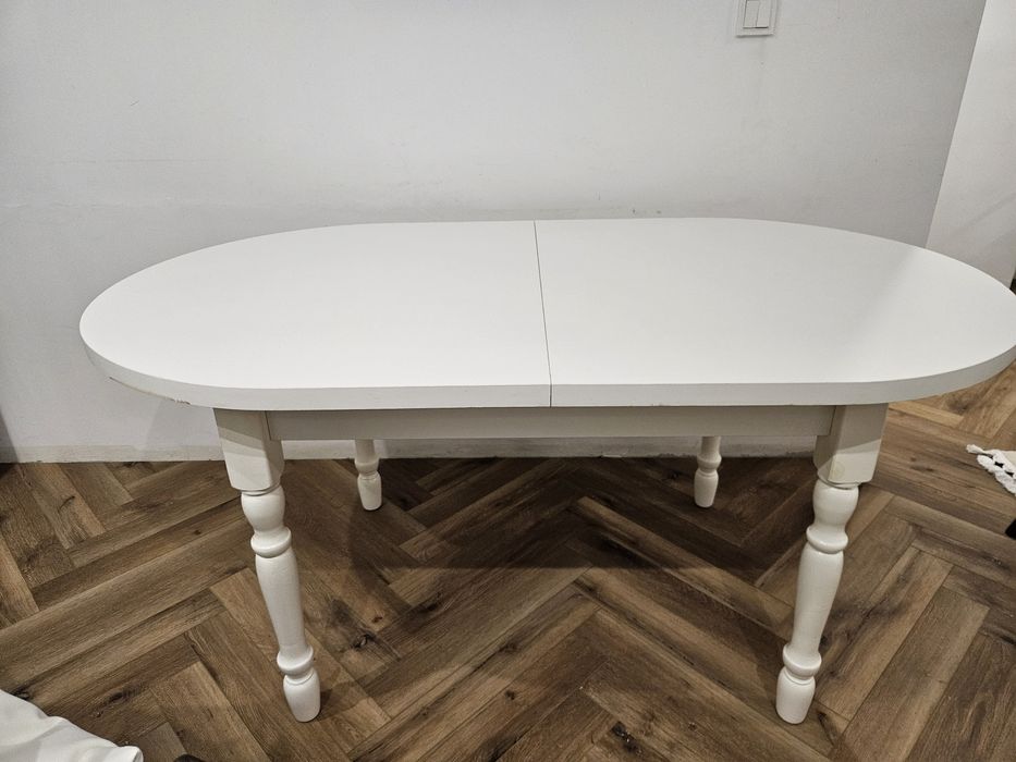 Продам  стол и стулья