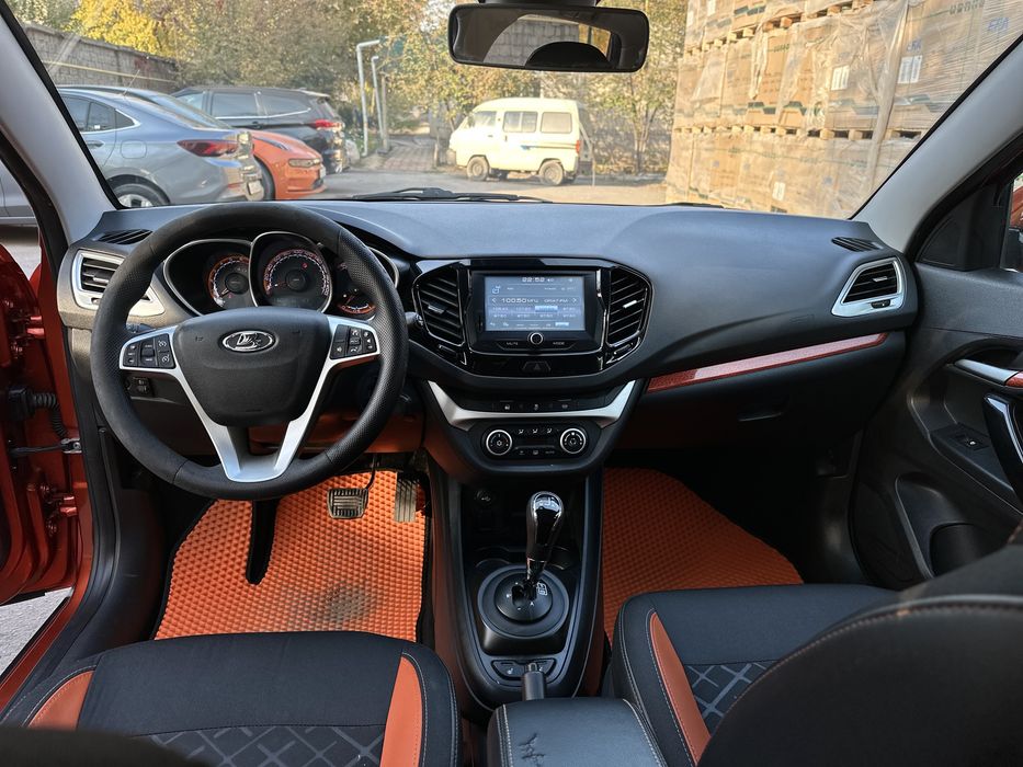 Lada Vesta Cross 1.8 2019 год пробег 116000 км, багажник пятно,автомат