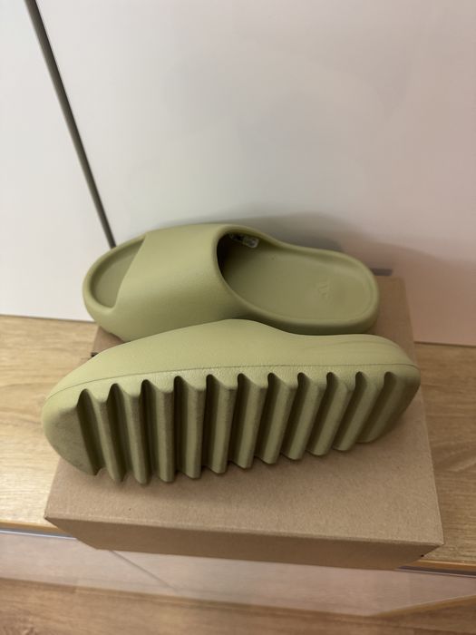 Yeezy Slide Resin