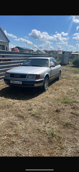 Продам машину ауди 100