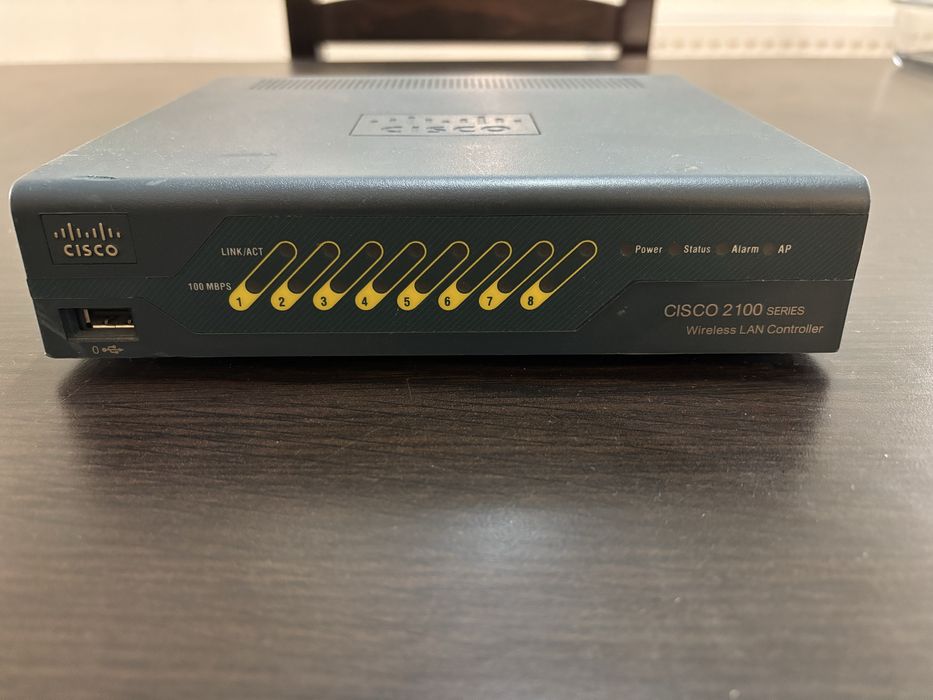 Cisco WLC 2106 Wireless LAN Controller cu alimentator inclus