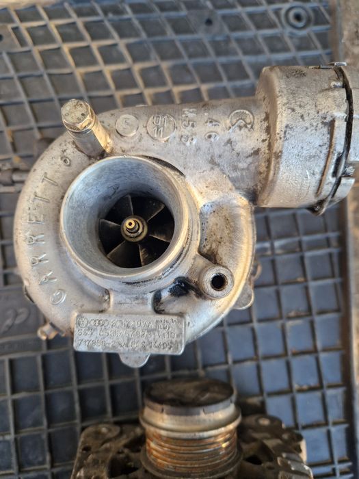 Dezmembrez audi a4 b6 131 cp cod motor AWX