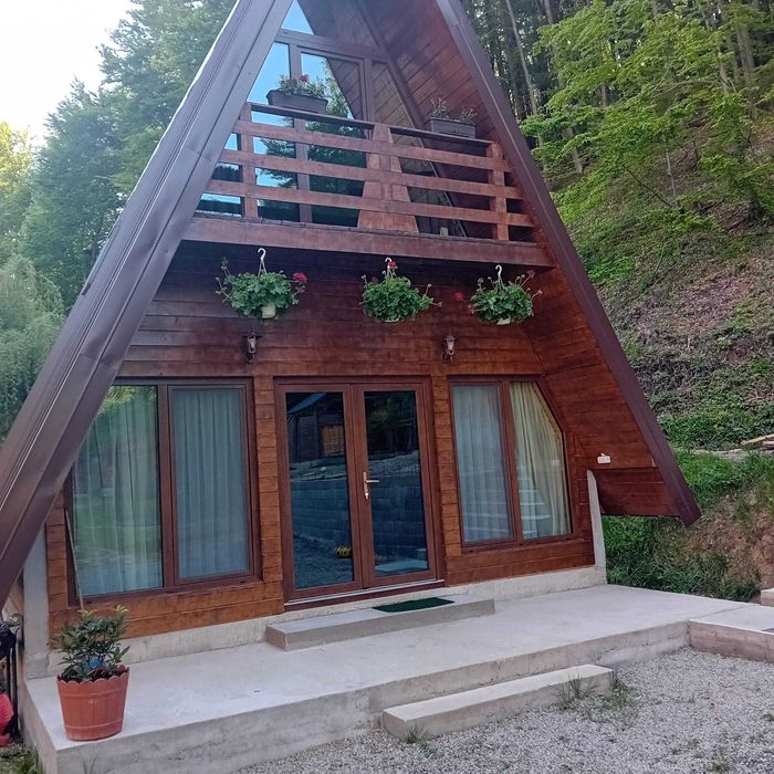 Cabana cu ciubar de inchiriat revelion