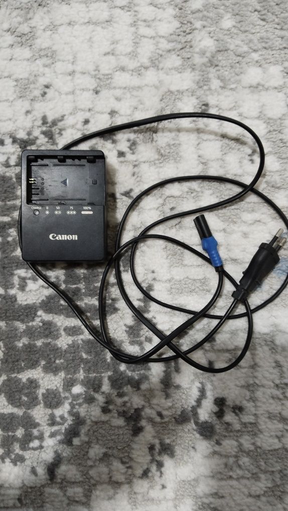 устройство для аккумуляторов Canon LC-E6E.