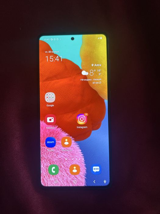 Самсунг А51 идеалном состаяние каробка все есть