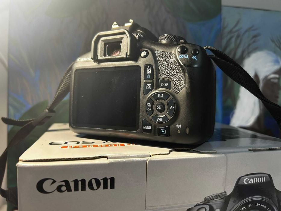 Vand camera Canon EOS 2000D + Obiectiv EF-S 18-55m