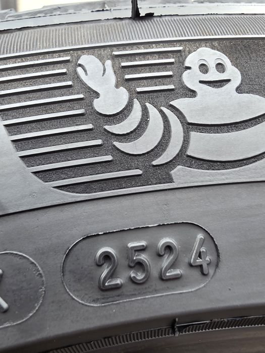 Vând patru anvelope de iarna michelin pilot alpin 275 45 20 dot 2524