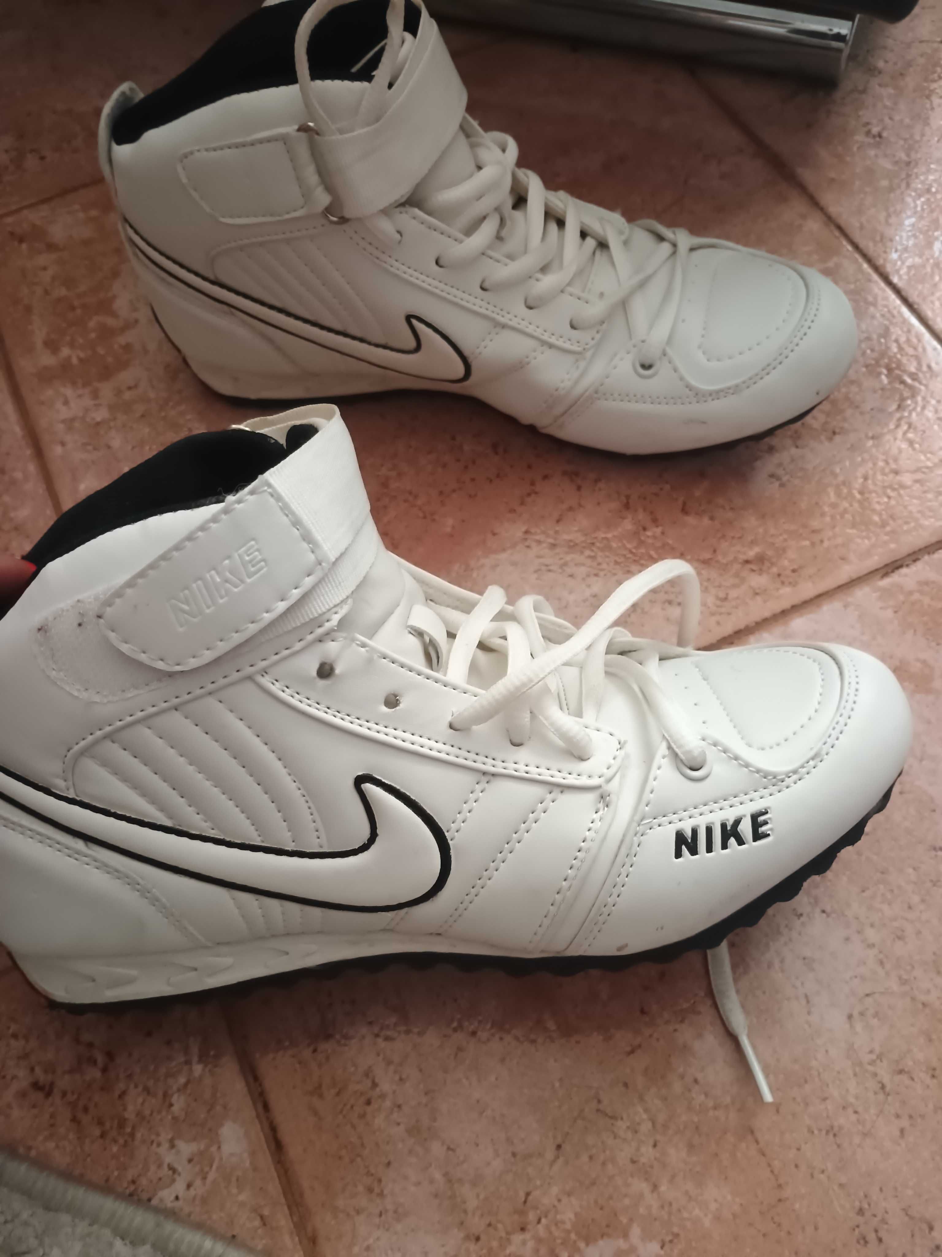 Дамски боти nike 41 номер