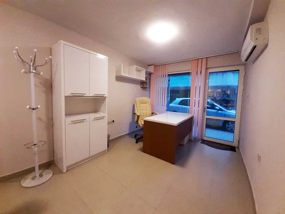 Дава се под наем Магазин в Варна, Виница - 20 кв.м за 280.5 € - Снимка #1