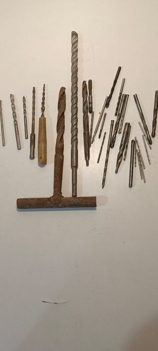 Продам сверлы разные.