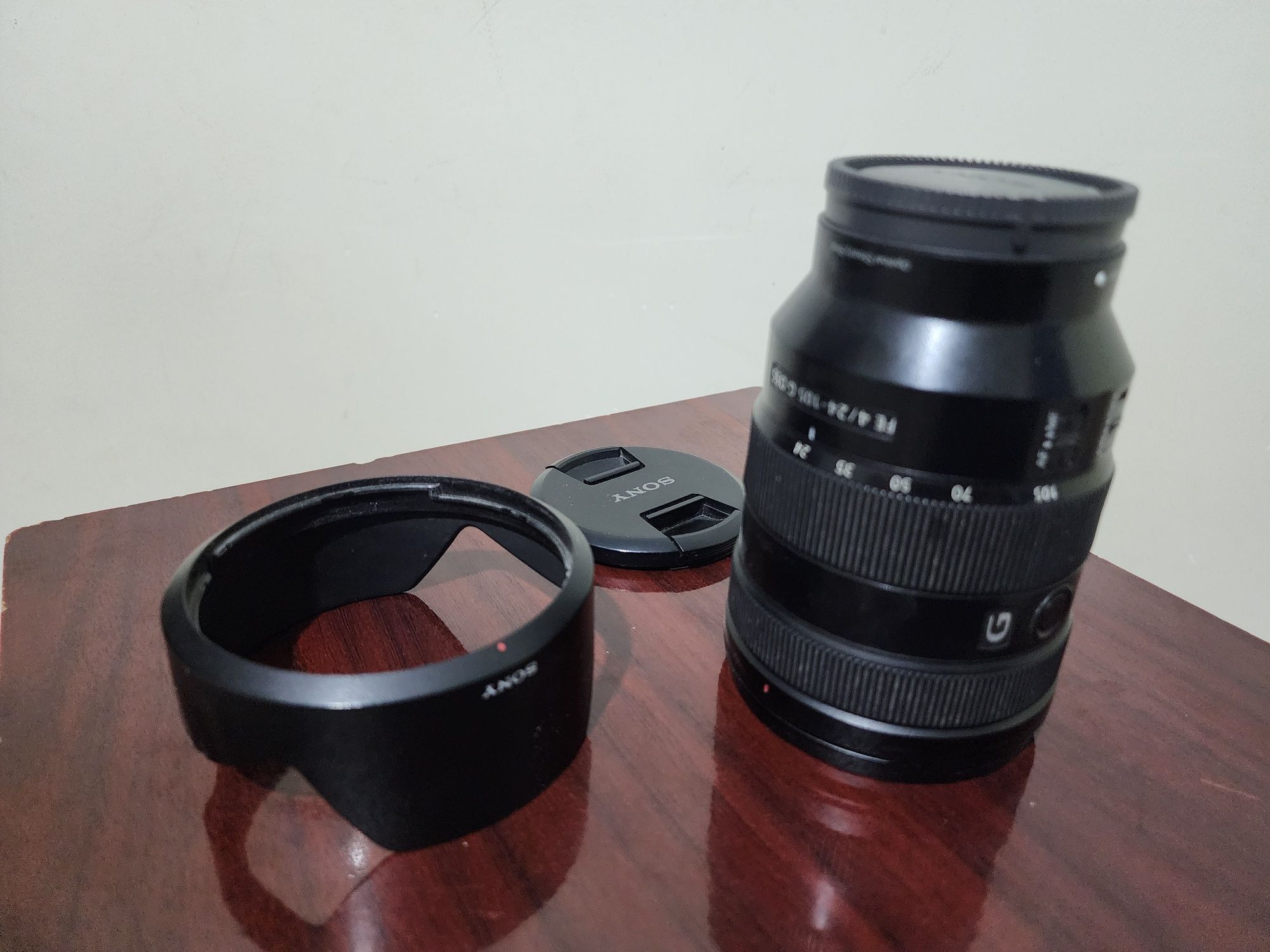 Sony 24-105 F4 sotiladi