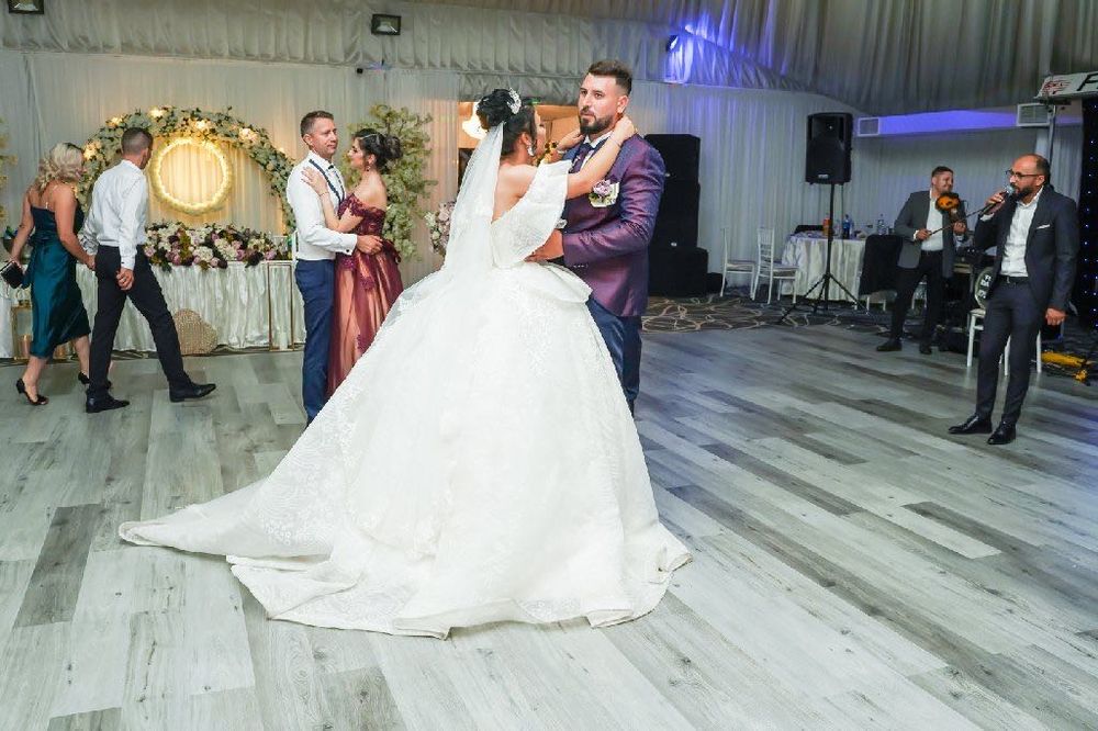 Rochie mireasa detalii in privat