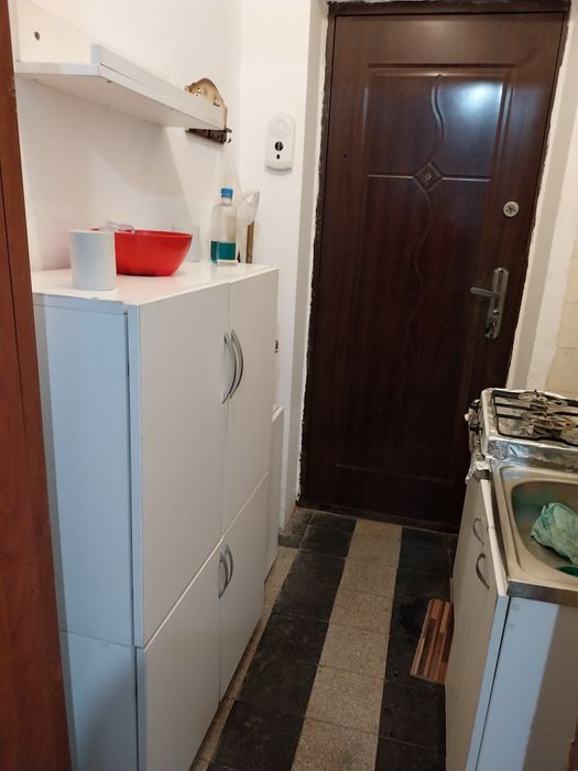 Inchiriez camera de cămin cu baie proprie si încalzire cu cnvector