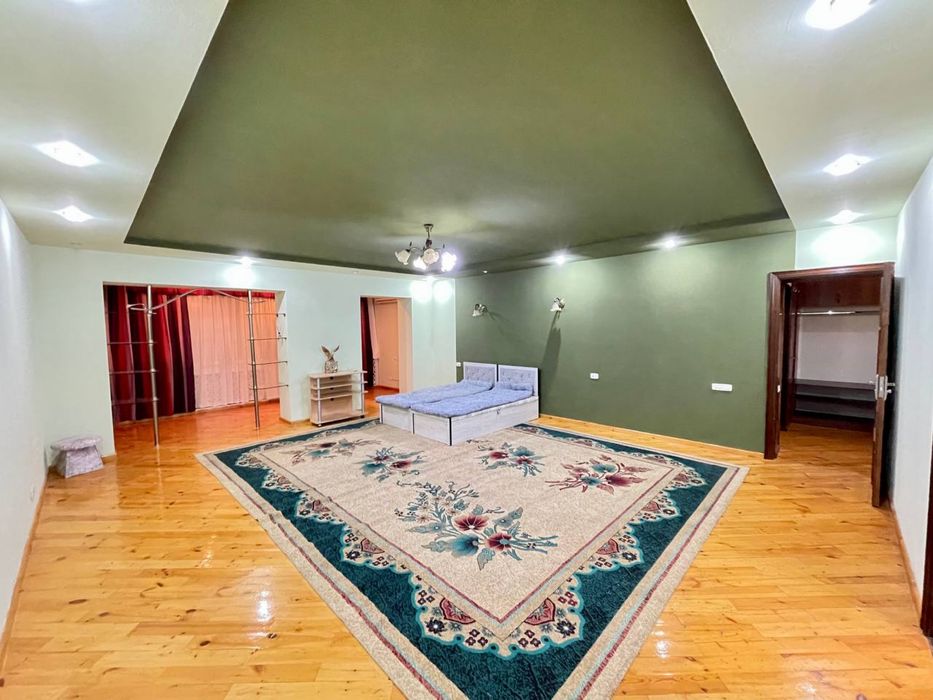 Срочно продажа кв  Ракат Махалля 5 ком 3/4 этаж 236м2