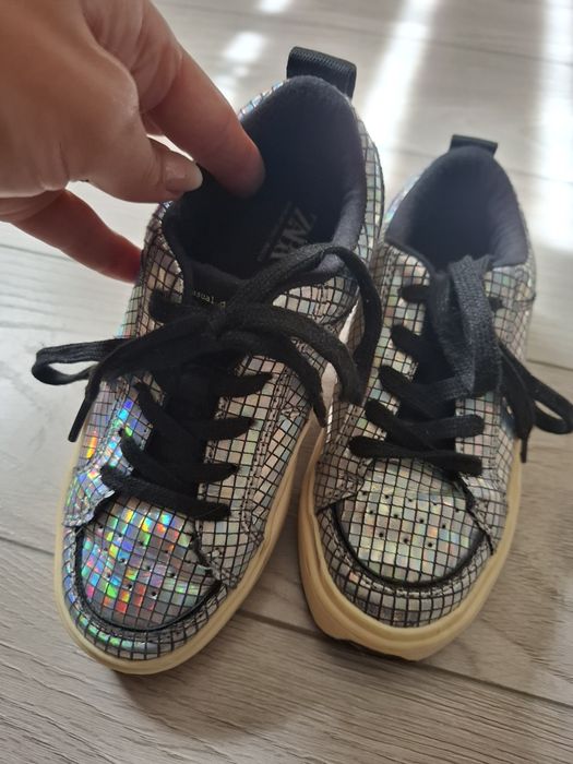 Adidași superbi Zara