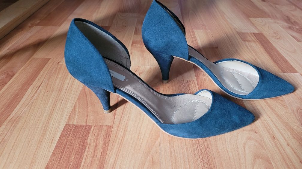 Pantofi cu toc bleumarin nr. 38 din piele naturala  intoarsa