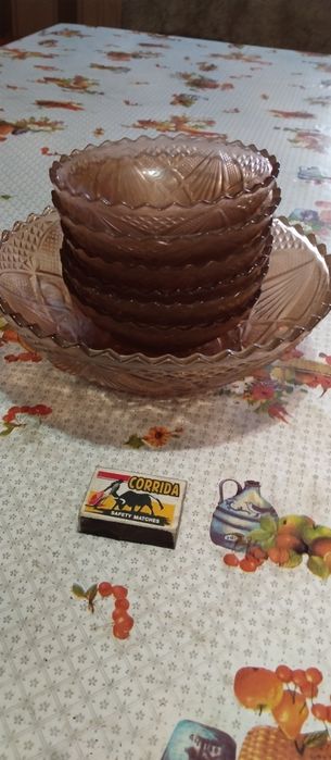 Комплект "Купа с 6 малки купички от кафяво стъкло