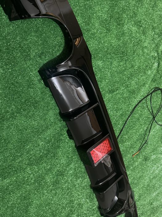 335 Оребрен Дифузьор с Ф1 стоп за BMW E90, 91