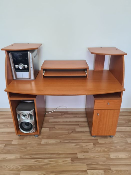 Masa de birou in stare foarte buna