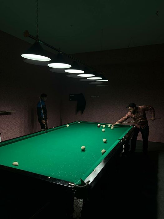 Billiart stoli granit.2 ta bor. 8 oyoqli.360×180 metr. 3 kun i