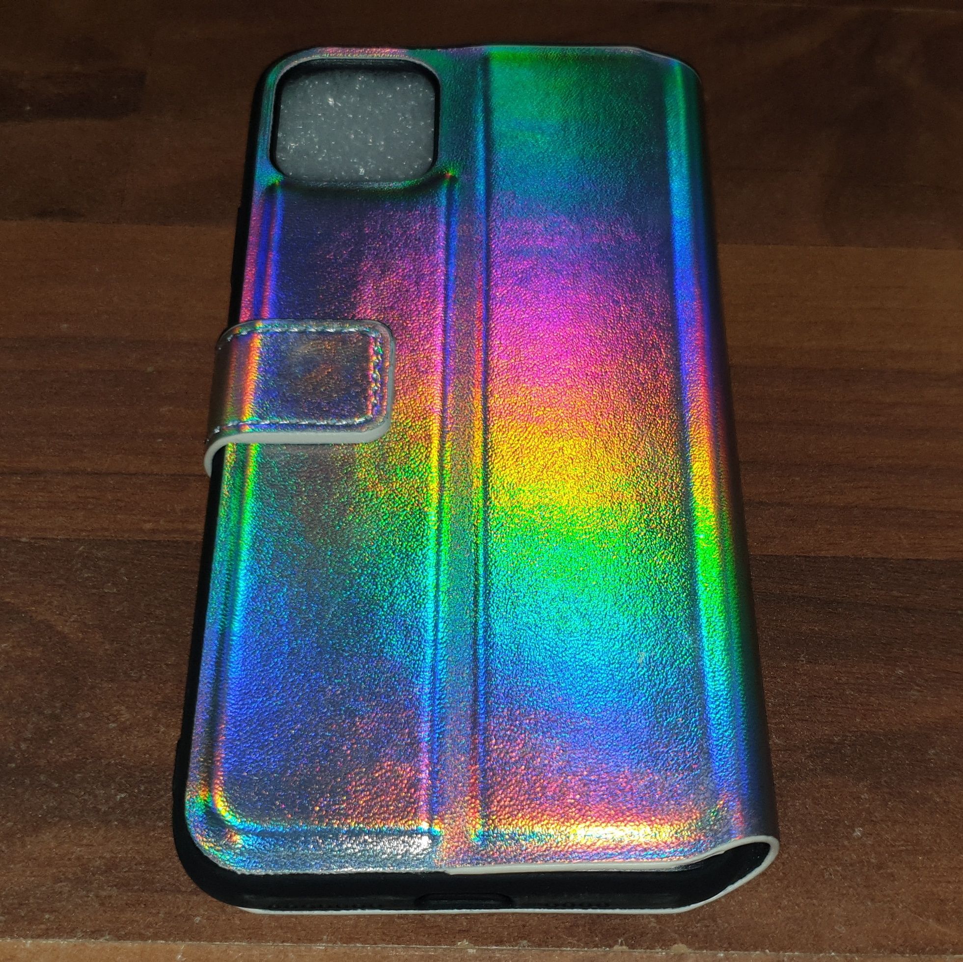 Husa flip originala Guess Book Iridescent iPhone 11 Pro Max