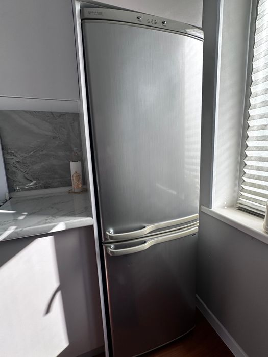 Холодильник на запчасти