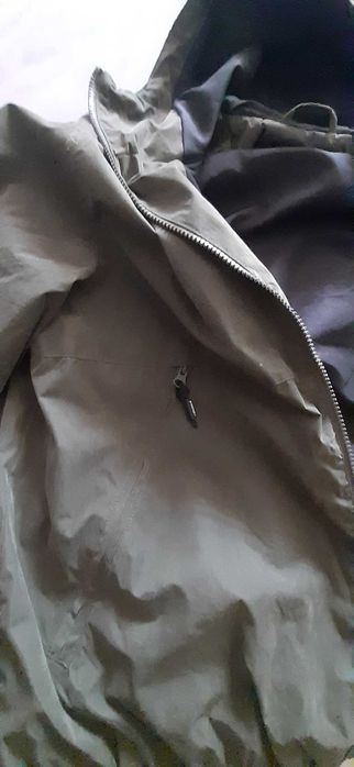 Пролетно яке- водоустойчиво. L