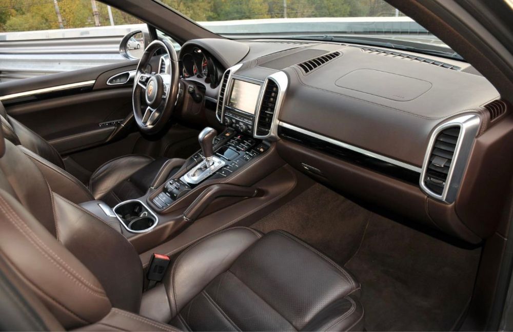 Porsche Cayenne 262 CP