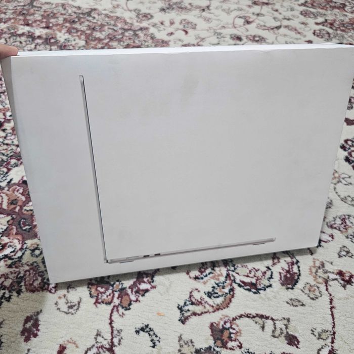 Macbook air m3 8/256 15 inch Amerika