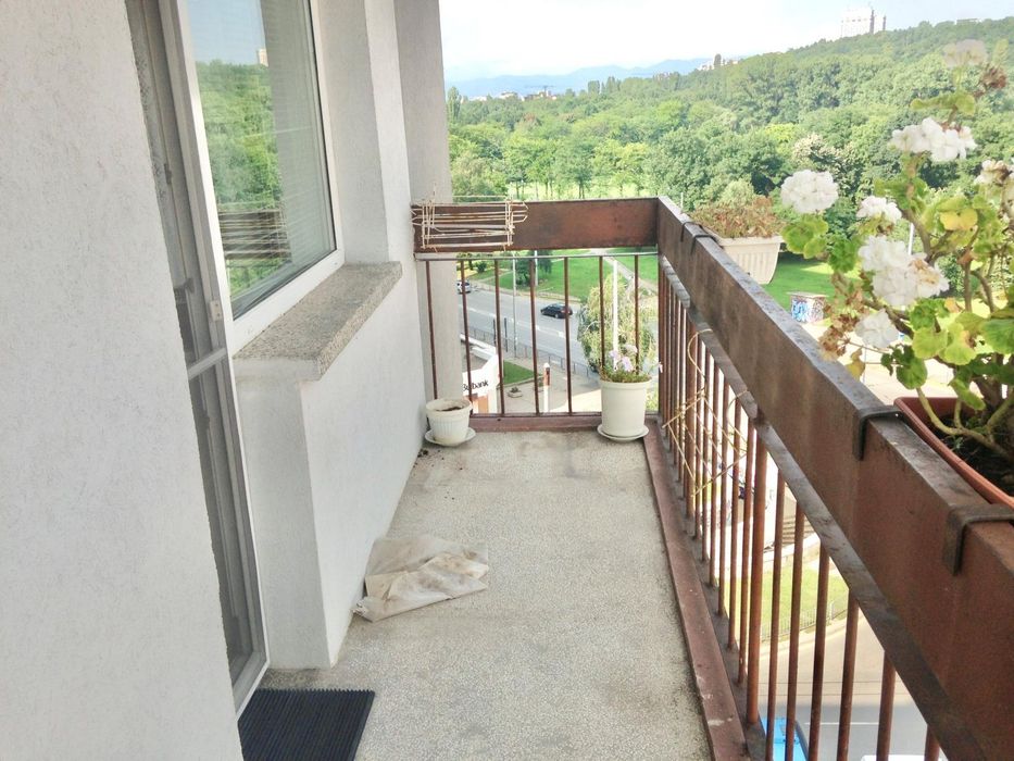 Дава се под наем Тристаен апартамент в София, Гоце Делчев - 106 кв.м за 750 € - Снимка #9