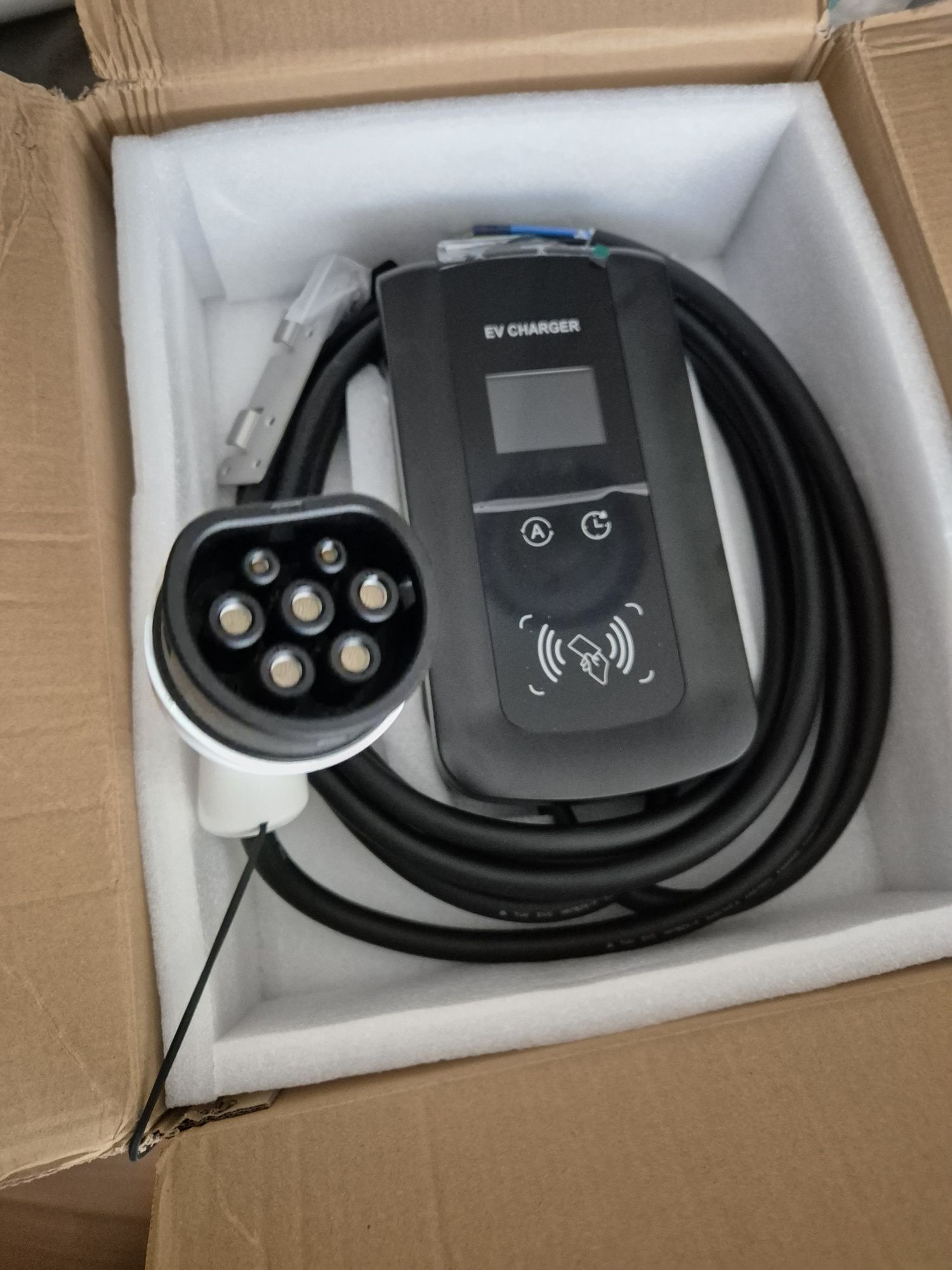 Зарядна станция трифазна 32А  22kW