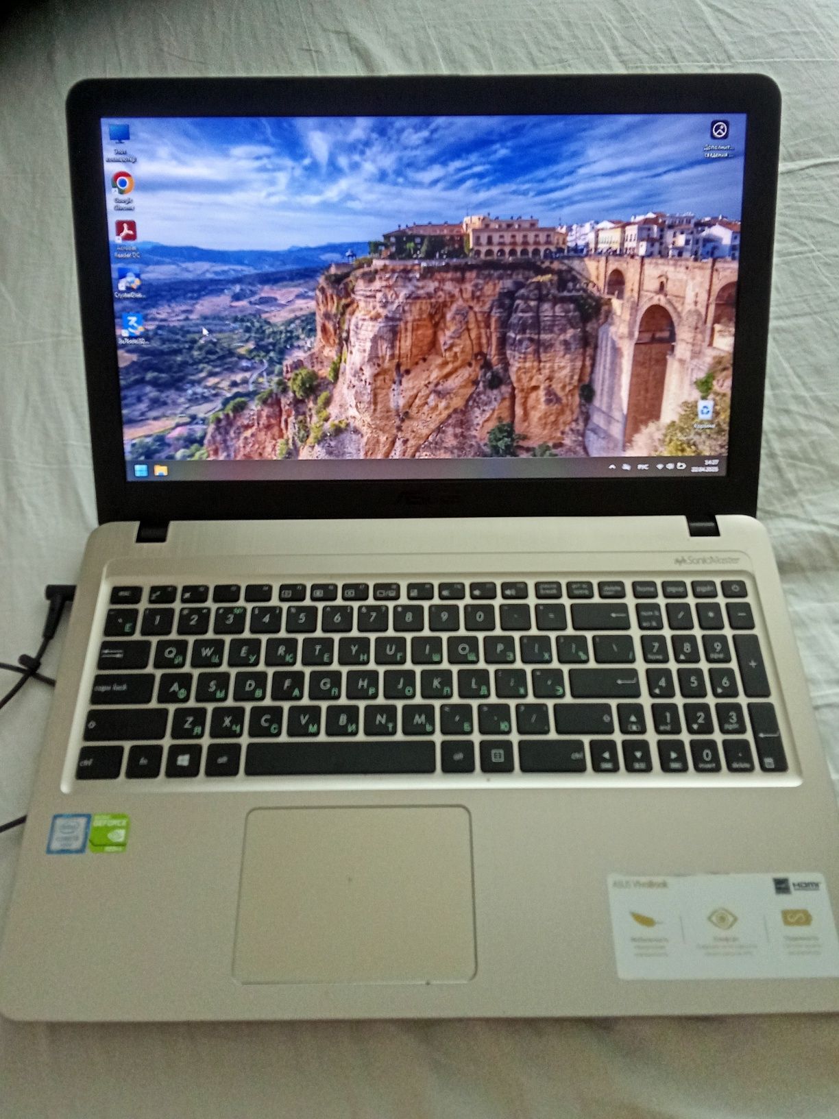 Ноутбук Asus corel i3