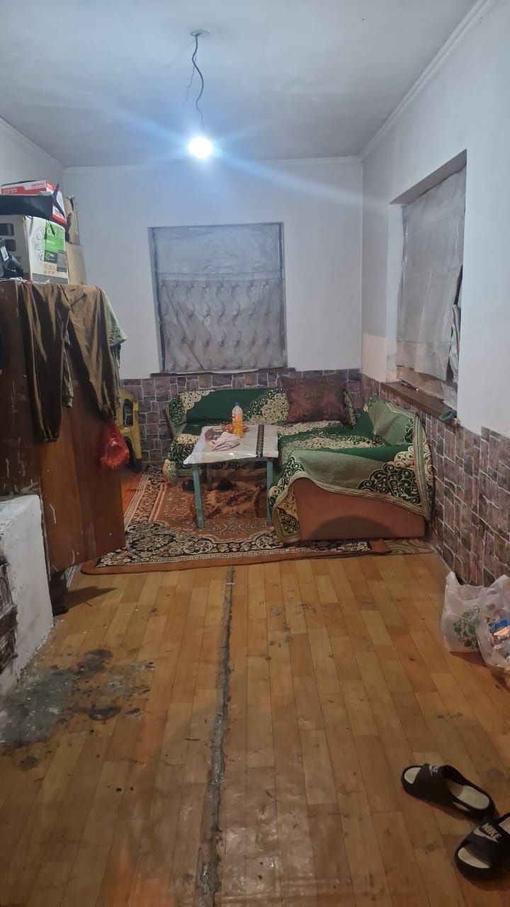 Срочно! Продам дом с земельным участком 10 сот. В мкр Азат